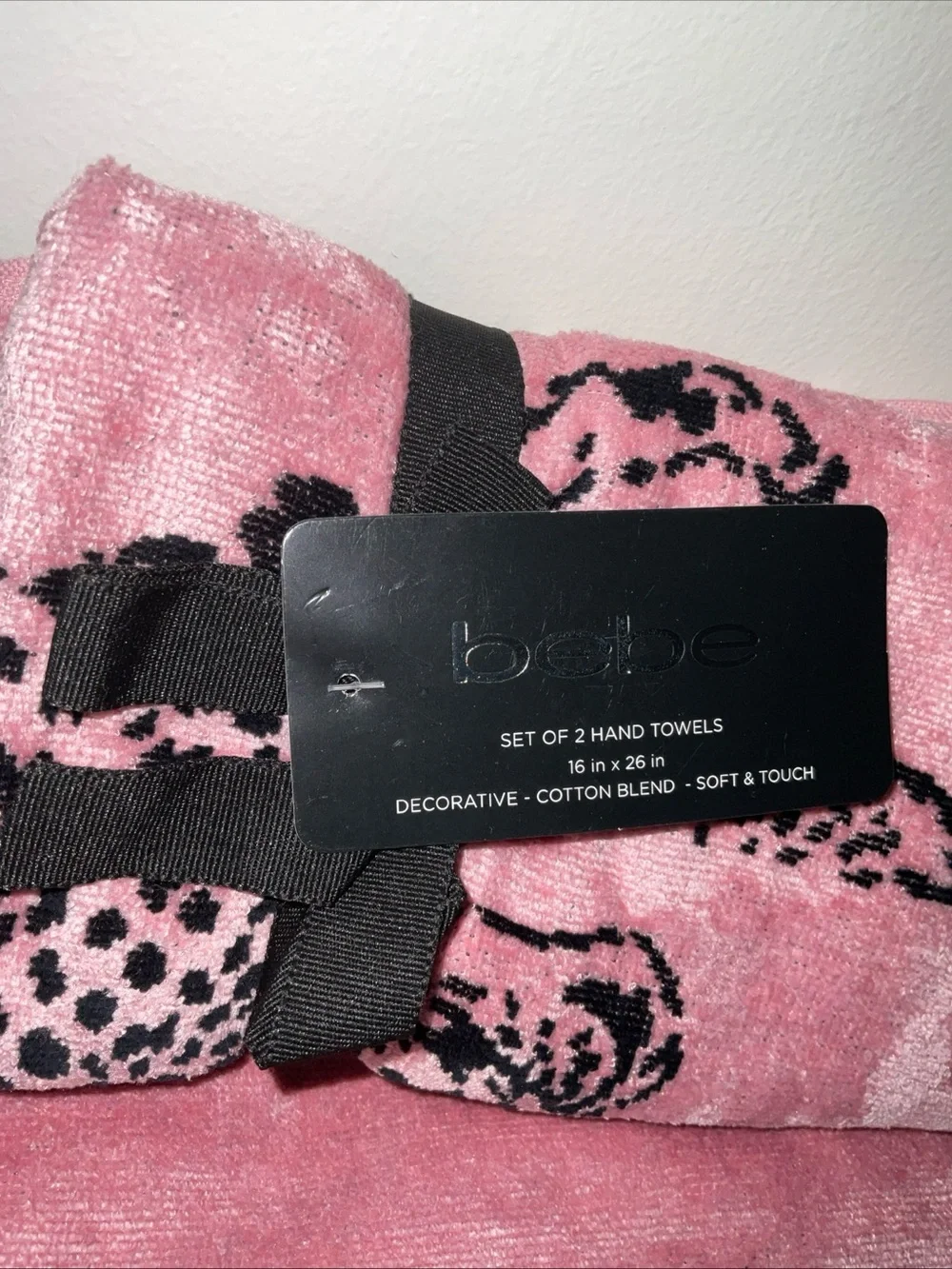 BEBE REVERSIBLE PINK BLACK LEOPARD 4pc. 2 BATH 2 HAND COTTON VELOUR TOWELS NWT